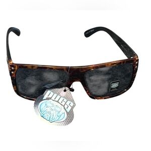 PUGS NWT Sunglasses UV400 Protection